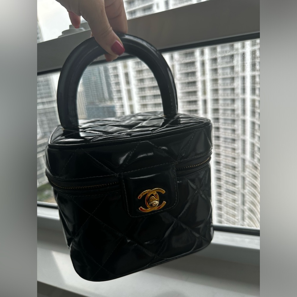 Chanel Black Patent Vanity 4 series 1997 - Picture 1 of 16
